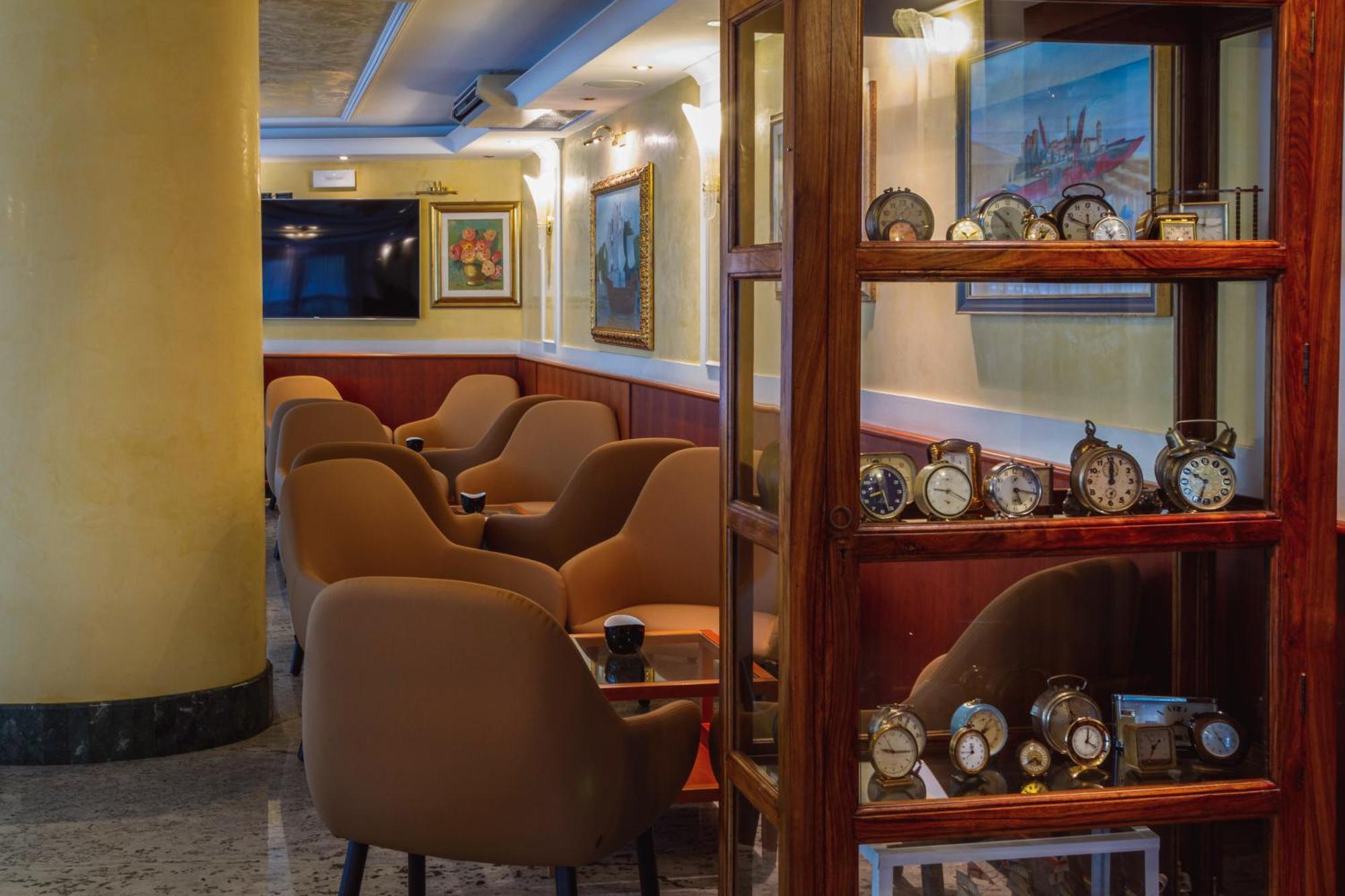 Hotel Verona Чезенатико Екстериор снимка