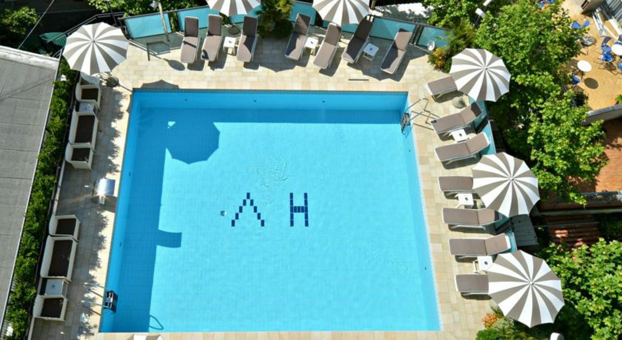 Hotel Verona Чезенатико Екстериор снимка